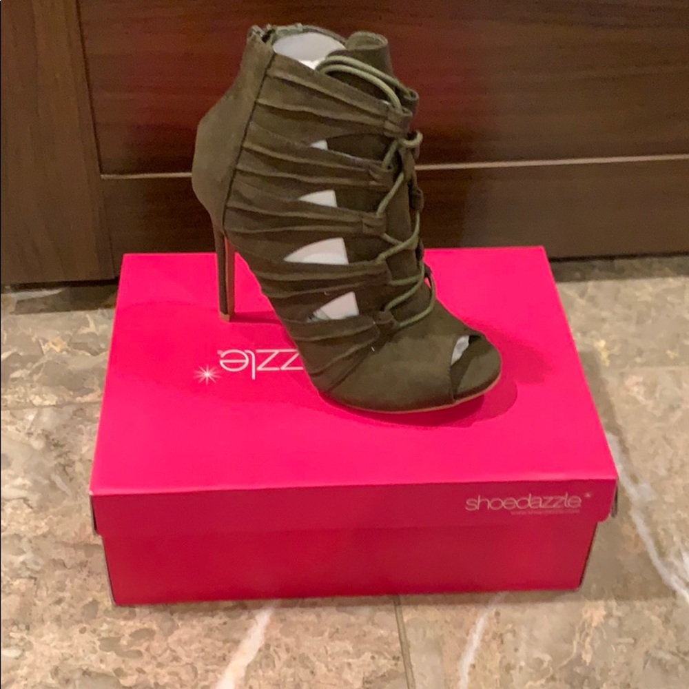 Stiletto heels shade